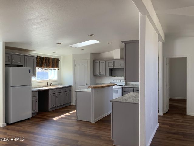 25317 W Talking Wind Trail, Willcox, AZ 85643