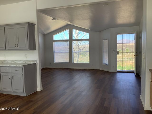 25317 W Talking Wind Trail, Willcox, AZ 85643