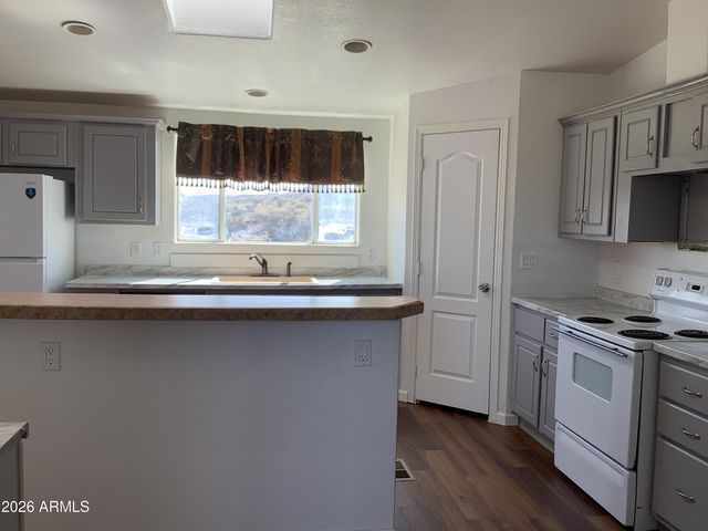 25317 W Talking Wind Trail, Willcox, AZ 85643