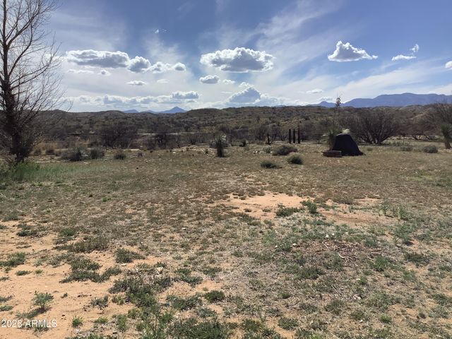 25317 W Talking Wind Trail, Willcox, AZ 85643