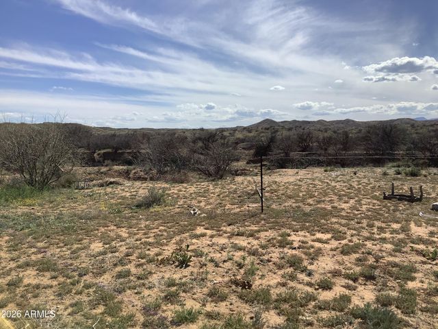 25317 W Talking Wind Trail, Willcox, AZ 85643