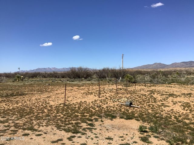25317 W Talking Wind Trail, Willcox, AZ 85643