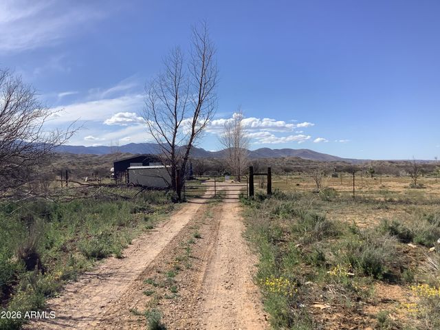 25317 W Talking Wind Trail, Willcox, AZ 85643