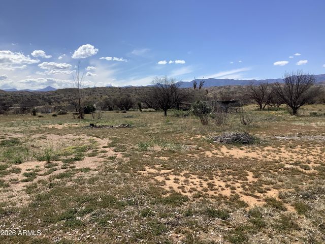 25317 W Talking Wind Trail, Willcox, AZ 85643