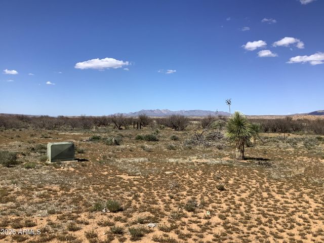 25317 W Talking Wind Trail, Willcox, AZ 85643