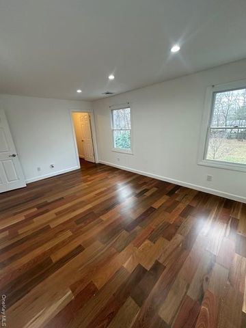 26 Radio Avenue, Miller Place, NY 11764