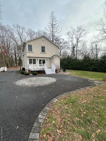 26 Radio Avenue, Miller Place, NY 11764