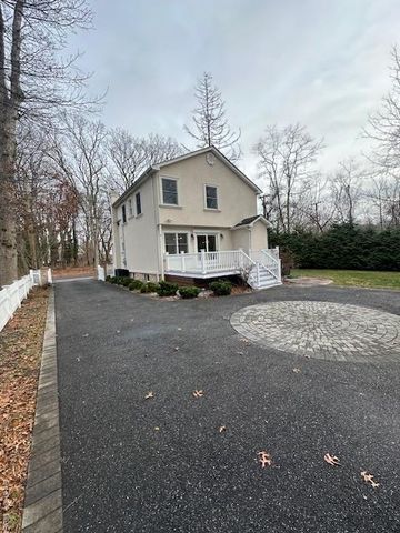 26 Radio Avenue, Miller Place, NY 11764