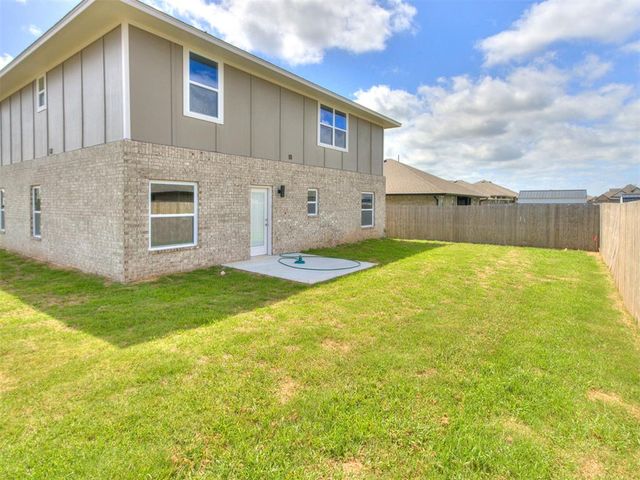 1687 Bloomington Court, Newcastle, OK 73065
