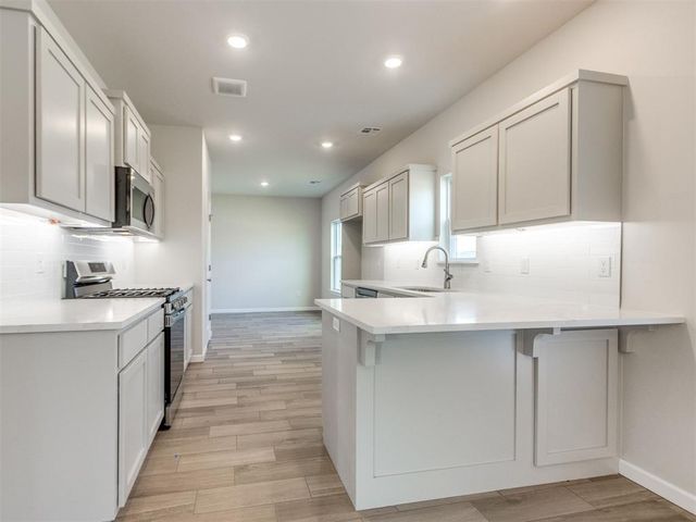 1687 Bloomington Court, Newcastle, OK 73065