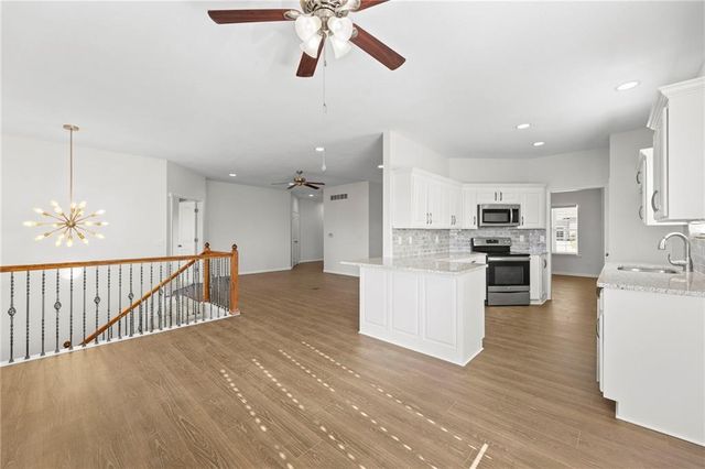 21962 W 116th Terrace, Olathe, KS 66061