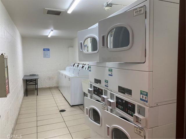 3220 Altura 305, Glendale, CA 91214