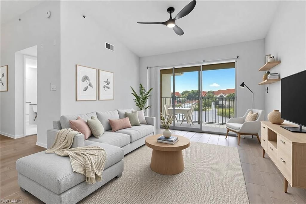 4720 Saint Croix LN # 135, Naples, FL 34109