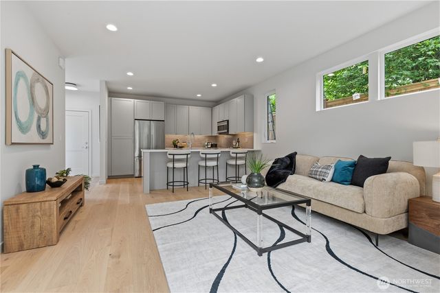 6834 47th Avenue NE, Seattle, WA 98115