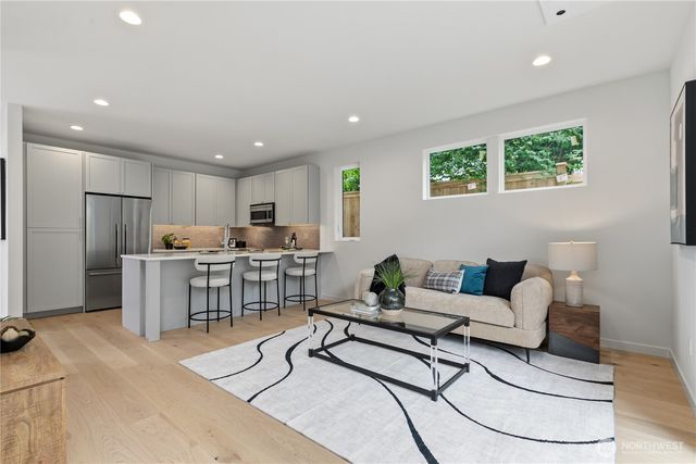 6834 47th Avenue NE, Seattle, WA 98115