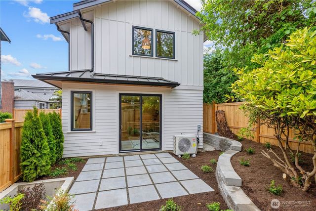 6834 47th Avenue NE, Seattle, WA 98115