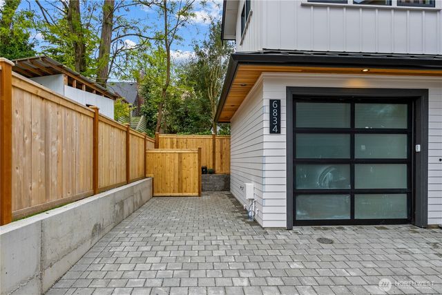 6834 47th Avenue NE, Seattle, WA 98115