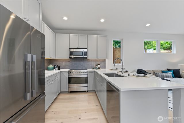 6834 47th Avenue NE, Seattle, WA 98115