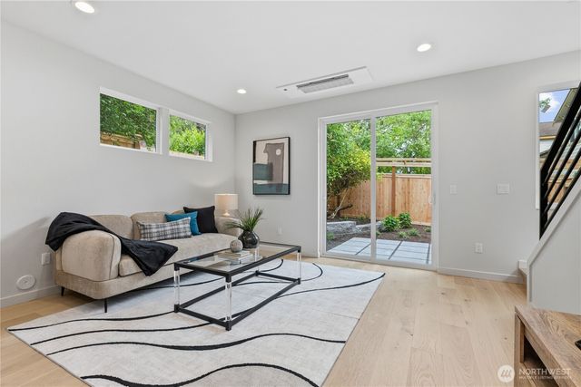 6834 47th Avenue NE, Seattle, WA 98115