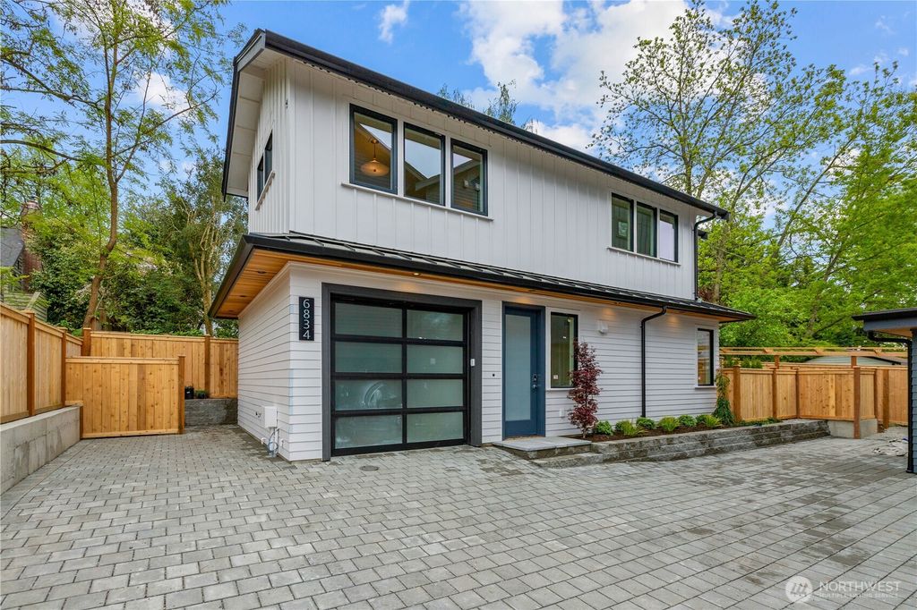 6834 47th Avenue NE, Seattle, WA 98115