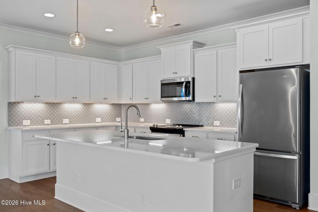 559 Moss Lake Lane, Holly Ridge, NC 28445