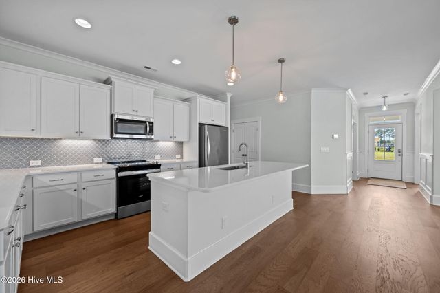 559 Moss Lake Lane, Holly Ridge, NC 28445