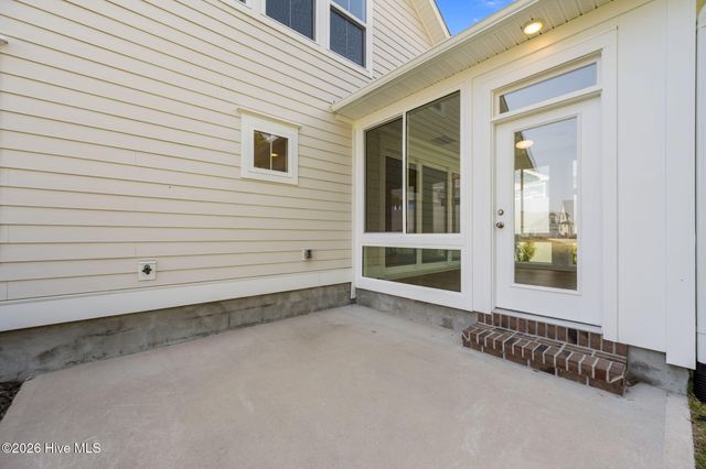 559 Moss Lake Lane, Holly Ridge, NC 28445