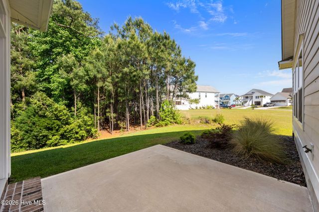 559 Moss Lake Lane, Holly Ridge, NC 28445