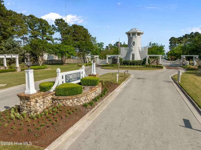 559 Moss Lake Lane, Holly Ridge, NC 28445