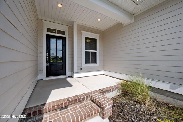 559 Moss Lake Lane, Holly Ridge, NC 28445