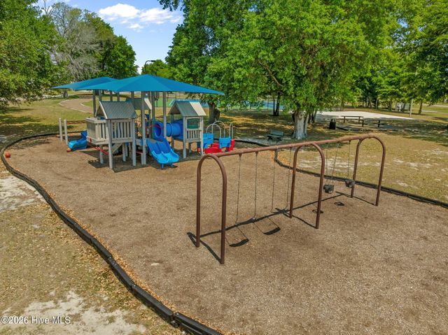 559 Moss Lake Lane, Holly Ridge, NC 28445