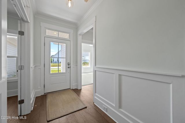 559 Moss Lake Lane, Holly Ridge, NC 28445