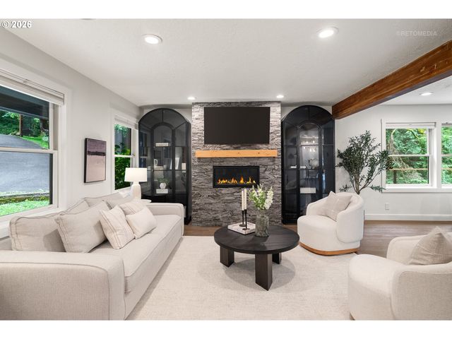 12119 Se HENDERSON Dr, Portland, OR 97266