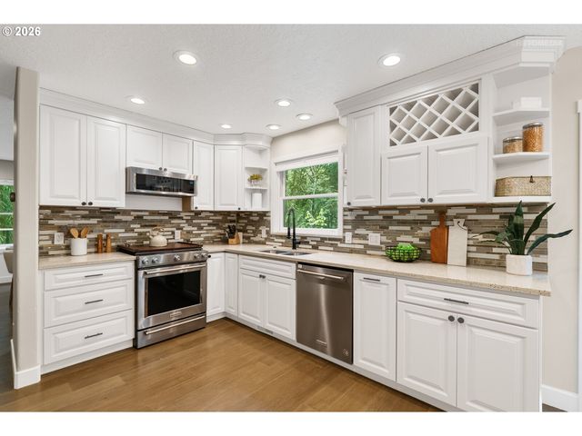 12119 Se HENDERSON Dr, Portland, OR 97266