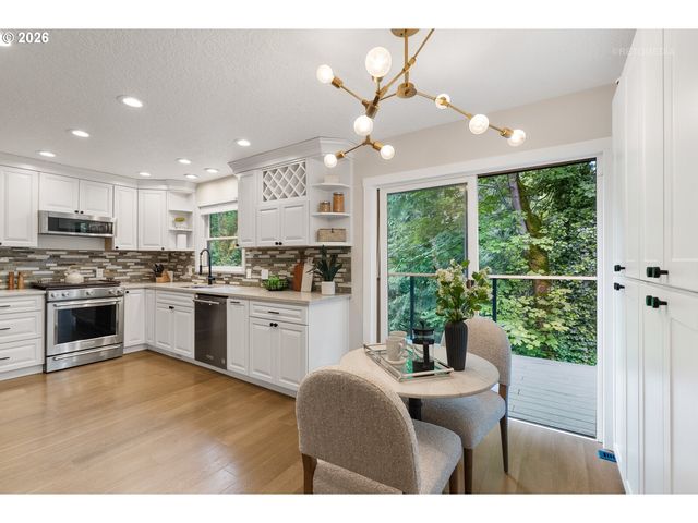 12119 Se HENDERSON Dr, Portland, OR 97266