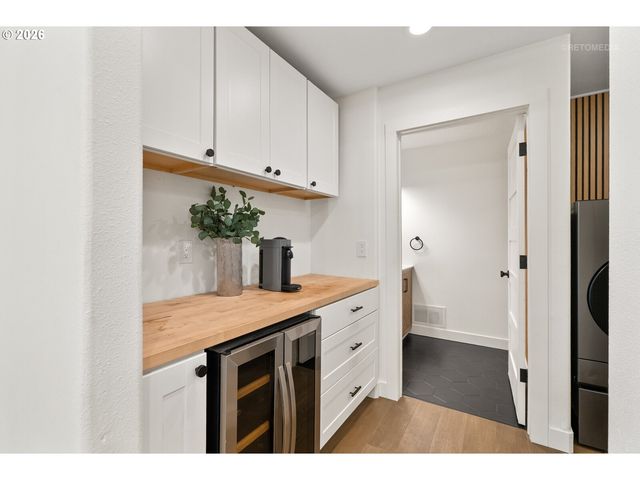 12119 Se HENDERSON Dr, Portland, OR 97266