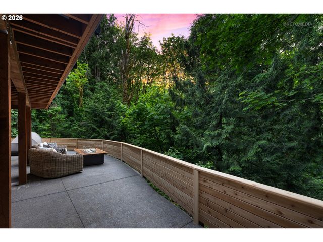 12119 Se HENDERSON Dr, Portland, OR 97266