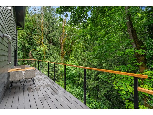 12119 Se HENDERSON Dr, Portland, OR 97266