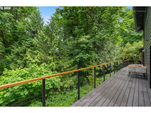 12119 Se HENDERSON Dr, Portland, OR 97266