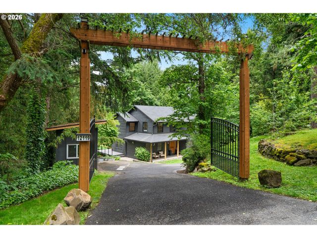 12119 Se HENDERSON Dr, Portland, OR 97266
