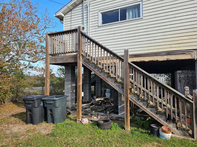 1616 Avenue R, Dickinson, TX 77539