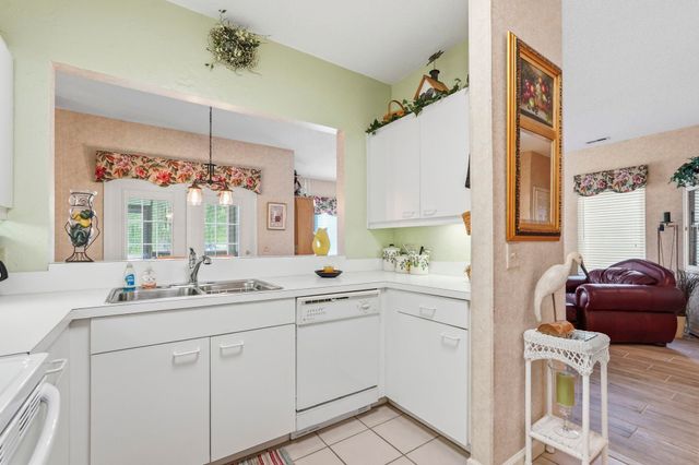 808 Castleford Cir Apt 3D, Myrtle Beach, SC 29572