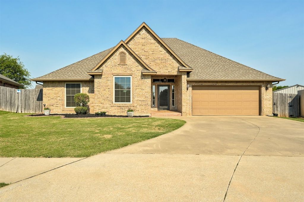 8901 Estelle Court, Oklahoma City, OK 73135