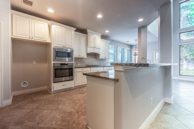 118 N Greatwood Glen Place, Montgomery, TX 77316