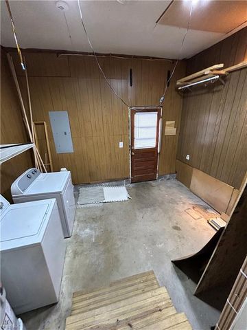 303 Hunts Neck RD, Poquoson, VA 23662