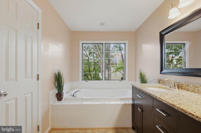 8609 WOODLAND MANOR DR, Laurel, MD 20724