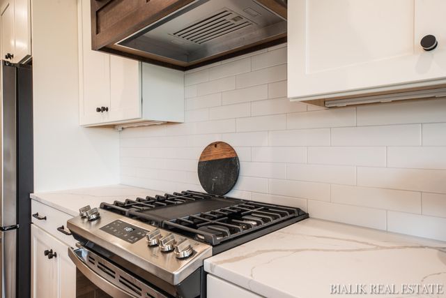 594 Sun Vale Lane, Grandville, MI 49418