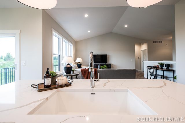 594 Sun Vale Lane, Grandville, MI 49418