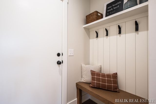 594 Sun Vale Lane, Grandville, MI 49418