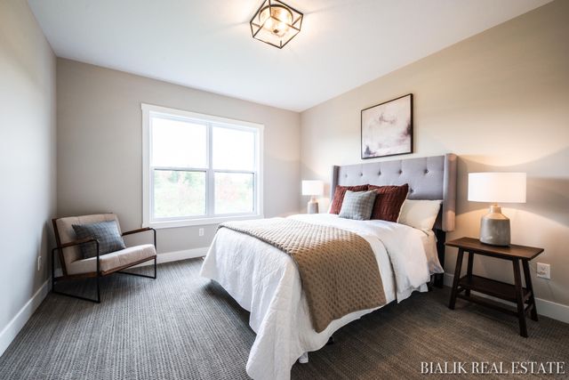 594 Sun Vale Lane, Grandville, MI 49418